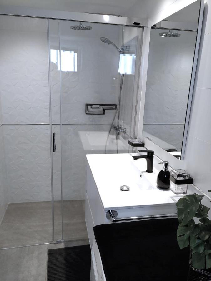 Apartment Portonovo Paraiso II - Sea View - Swimming Pool - Good Wifi - Old Town Puerto del Carmen  Buitenkant foto